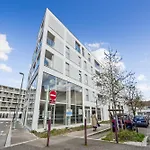Chic Neuf Pres De Paris شقة