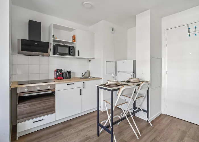 Chic Neuf Pres De Paris בונדי